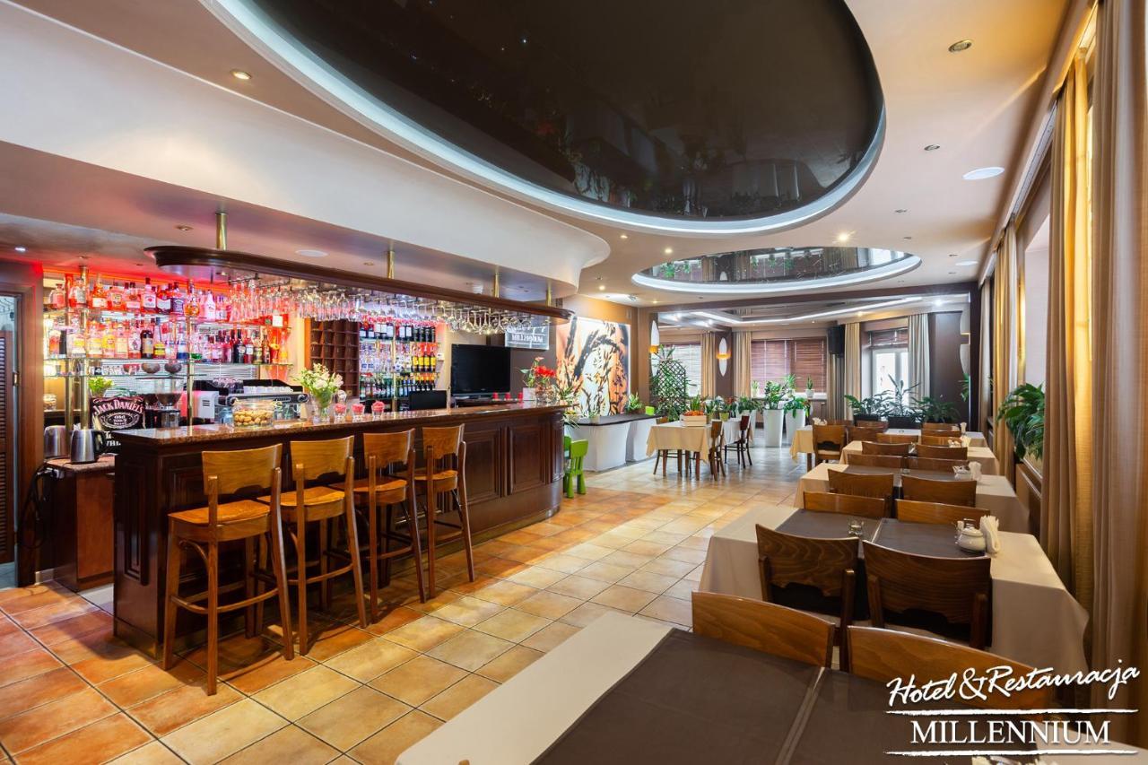 Hotel Millennium Пшасныш Экстерьер фото