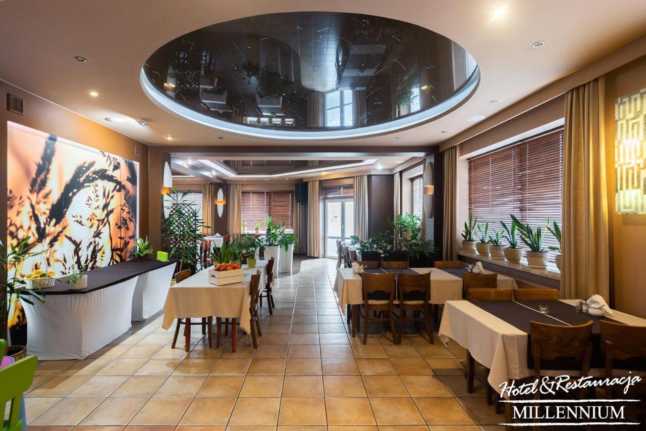 Hotel Millennium Пшасныш Экстерьер фото