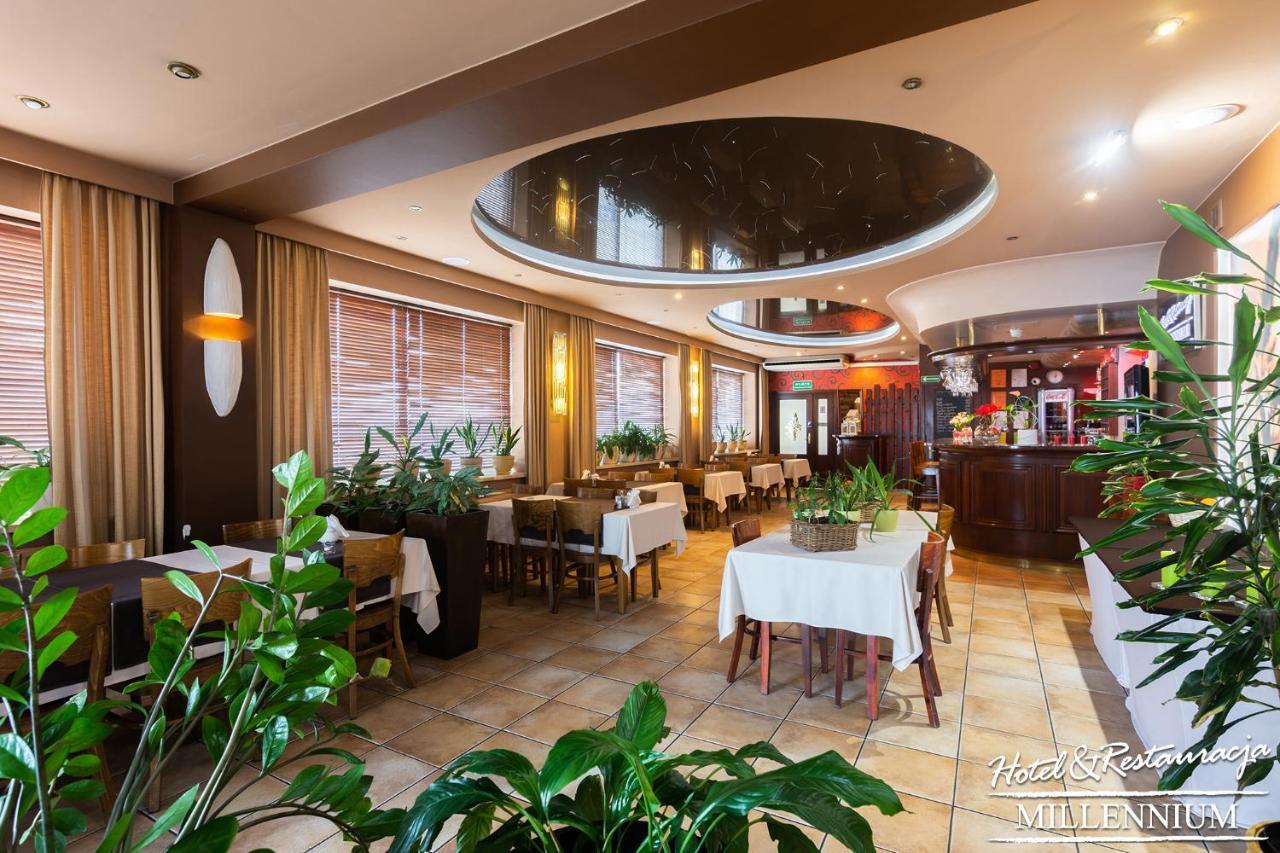 Hotel Millennium Пшасныш Экстерьер фото