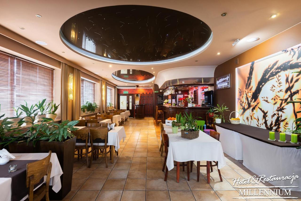 Hotel Millennium Пшасныш Экстерьер фото