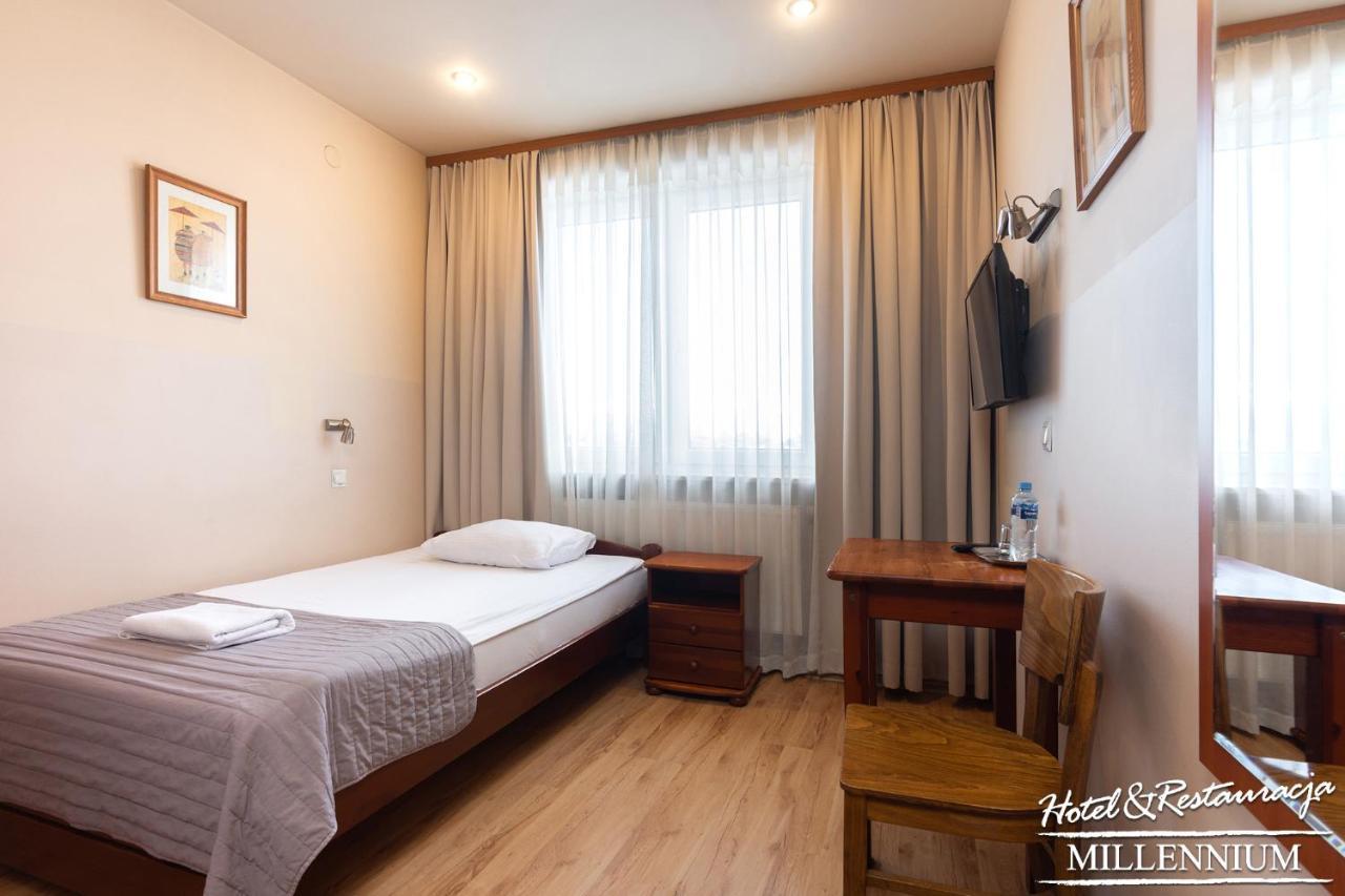 Hotel Millennium Пшасныш Экстерьер фото