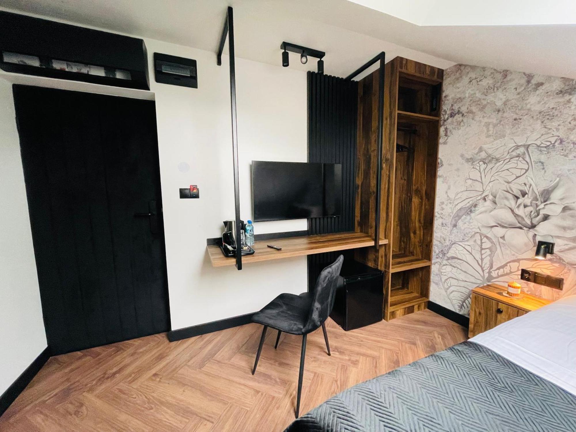 Hotel Millennium Пшасныш Экстерьер фото