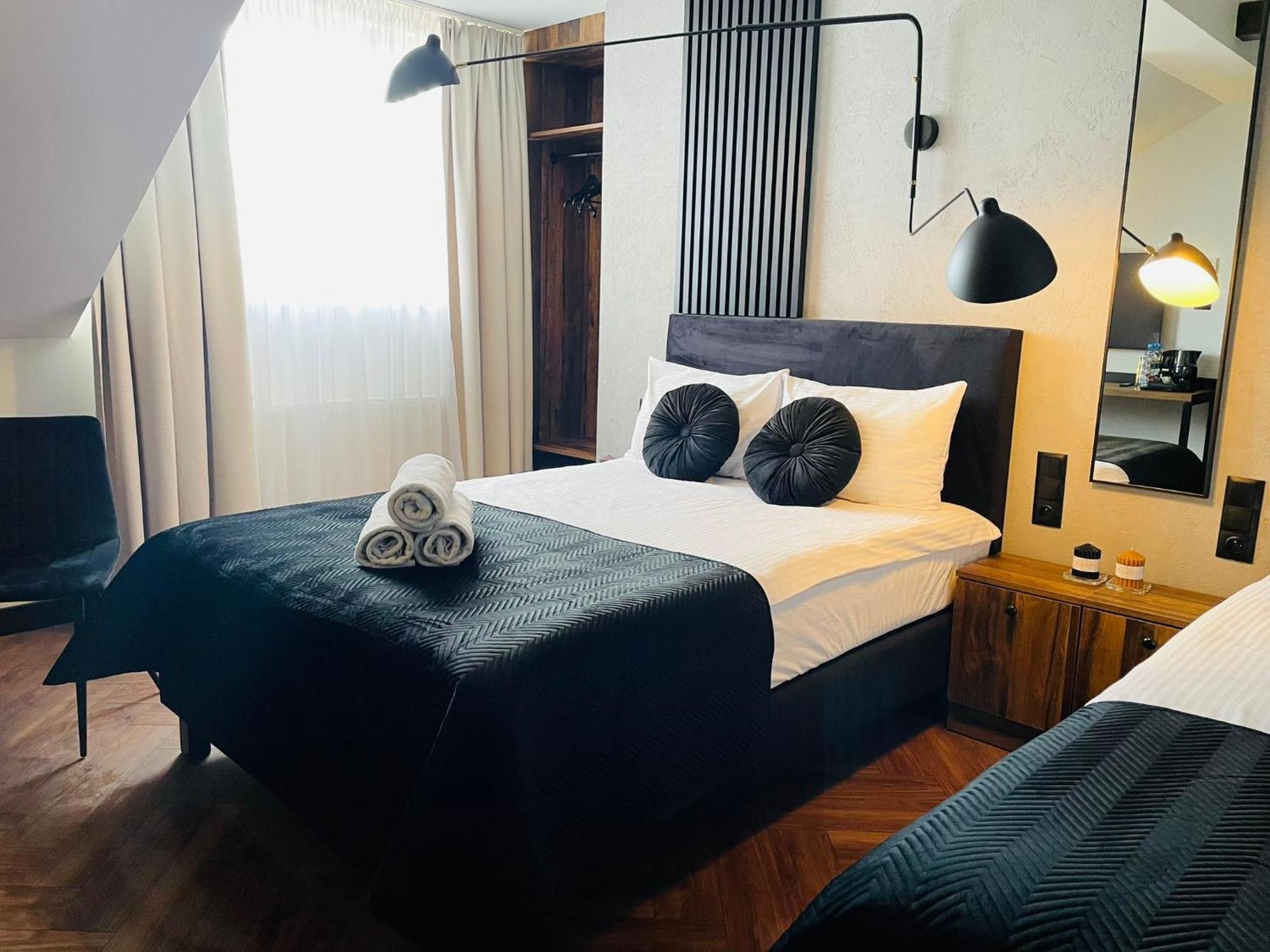 Hotel Millennium Пшасныш Экстерьер фото