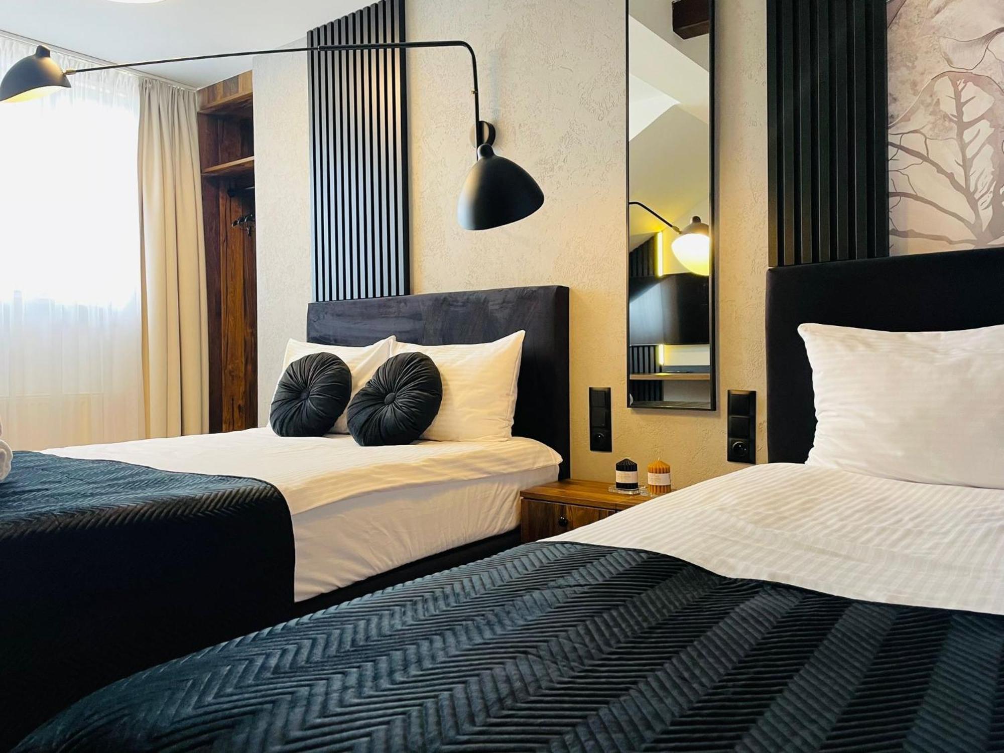 Hotel Millennium Пшасныш Экстерьер фото