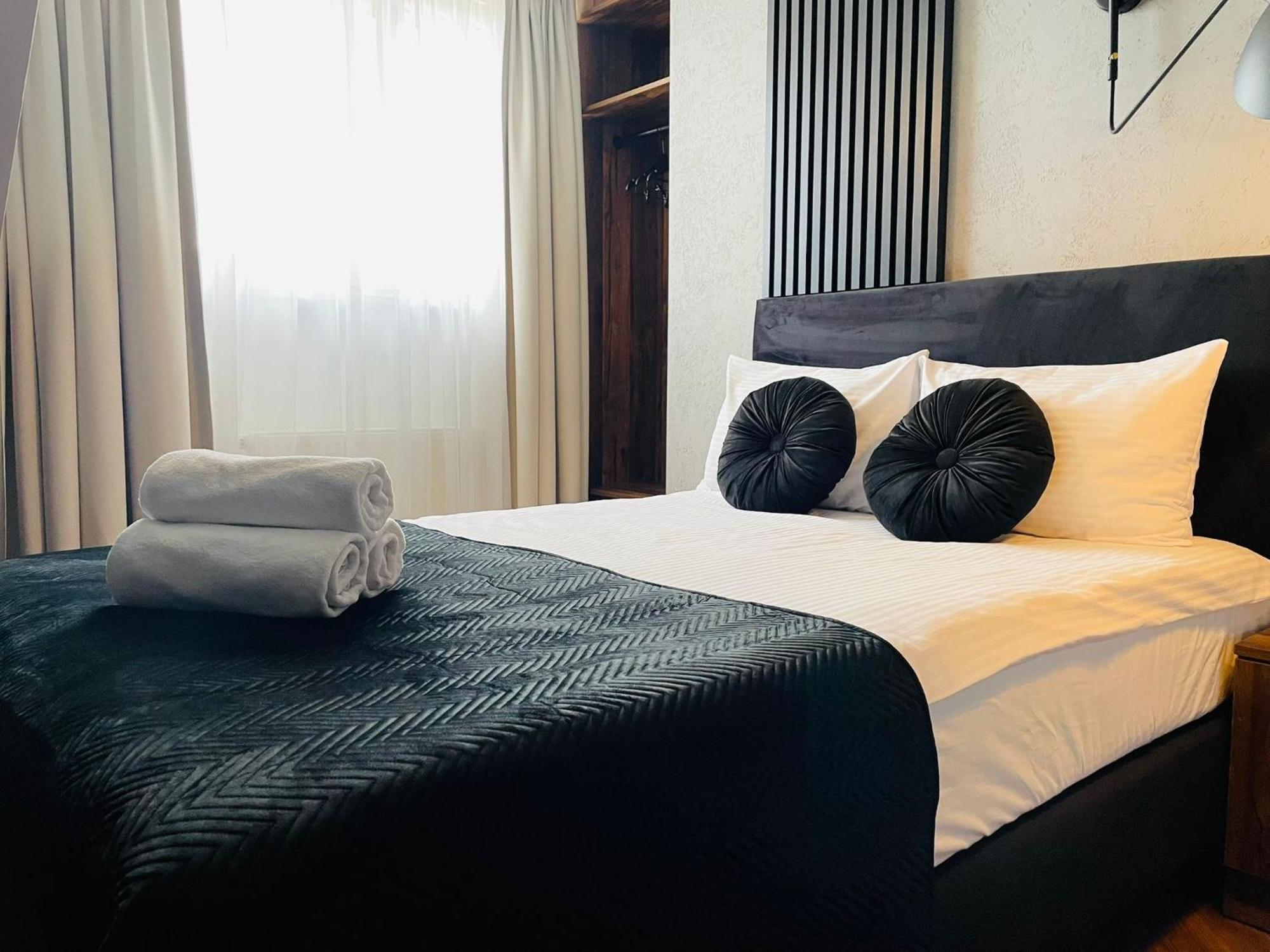Hotel Millennium Пшасныш Экстерьер фото