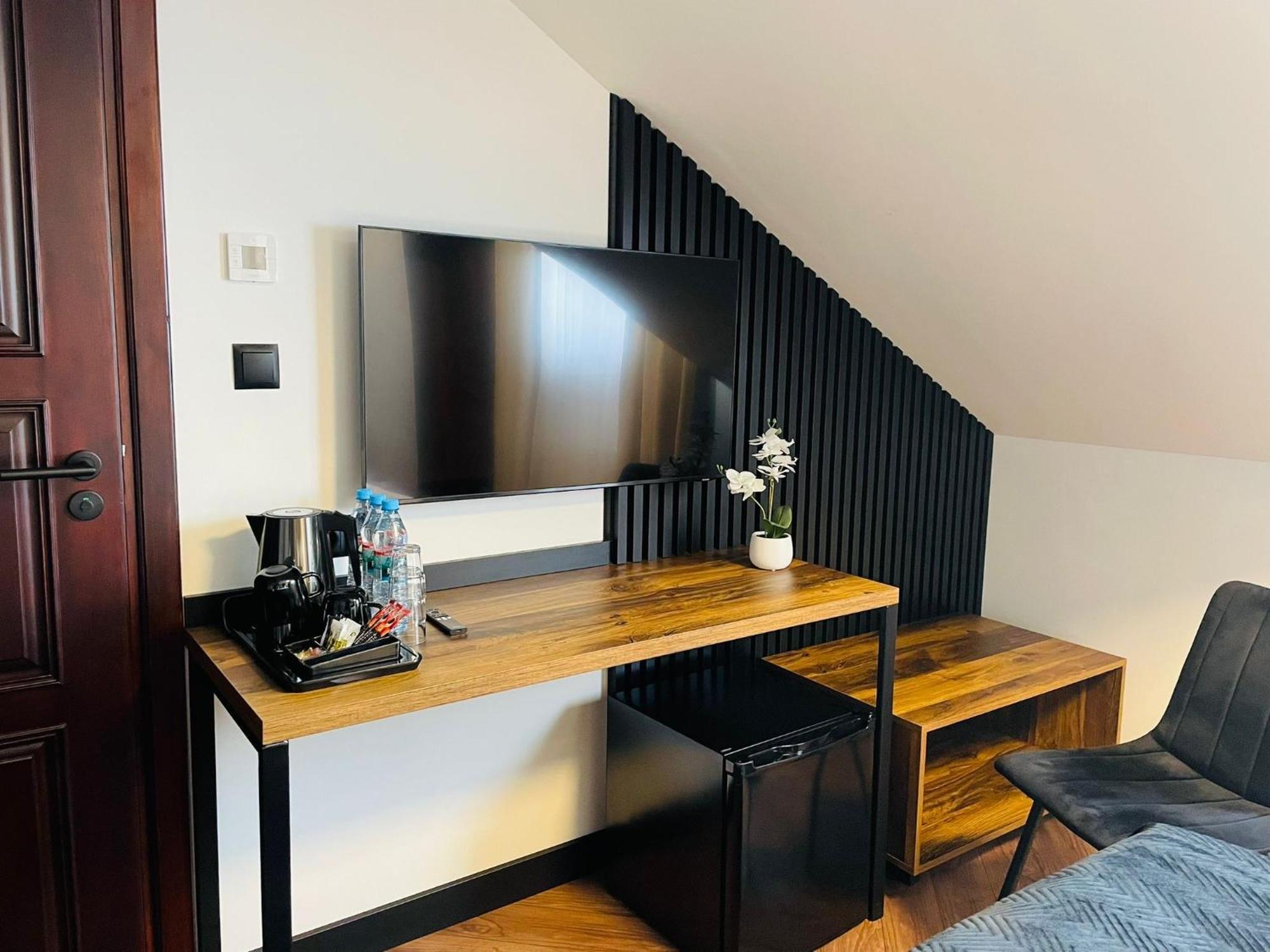 Hotel Millennium Пшасныш Экстерьер фото