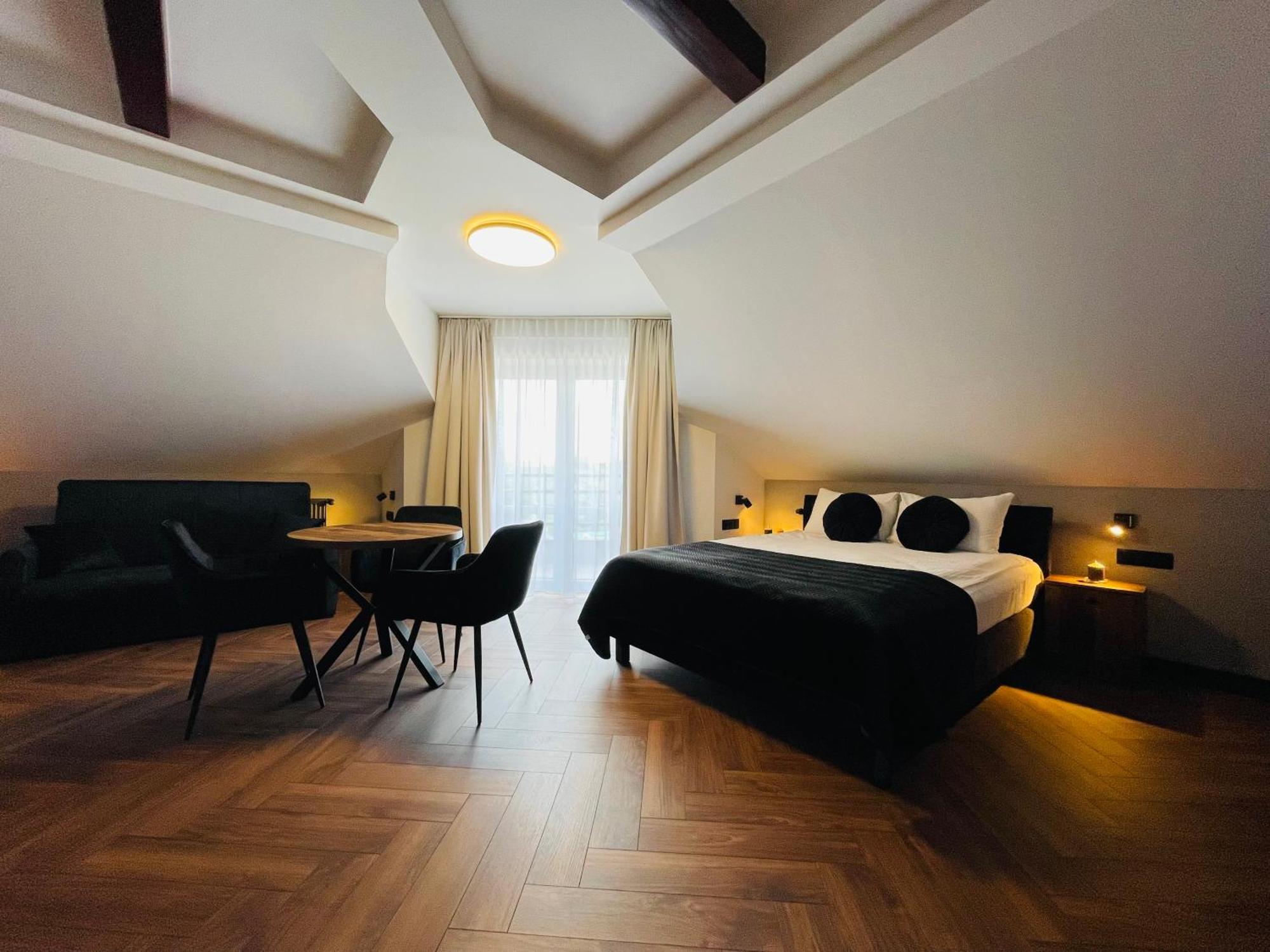 Hotel Millennium Пшасныш Экстерьер фото